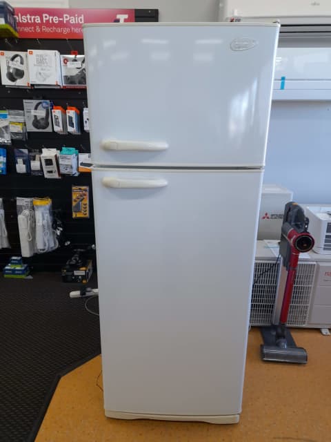 kelvinator 400 litre fridge