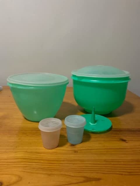 Vintage Tupperware Lettuce Crisper Keeper Bowl with Green Lid No Spike