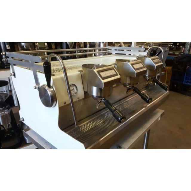 PreOwned Synesso Cyncra 3 Group Commercial Coffee Machine Coffee