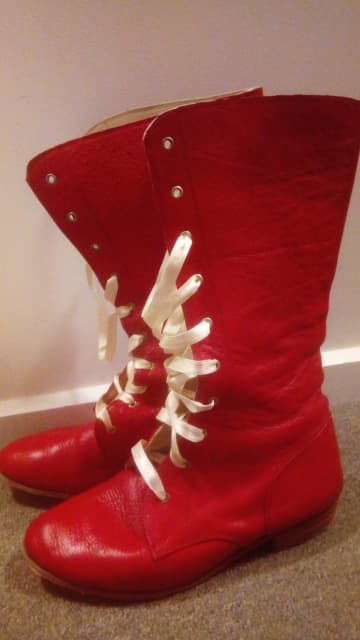 ladies red boots size 7