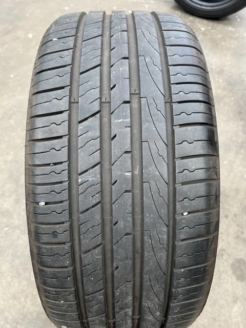 265 35 R22 Zeta Impero Used Tyre Chrysler 300 Jeep SRT Ford Territory ...