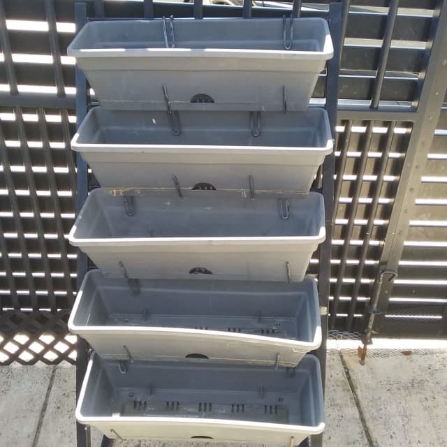 HERB/PLANT PLANTER BOX 5 TIER ON METAL FRAME Pots & Garden Beds