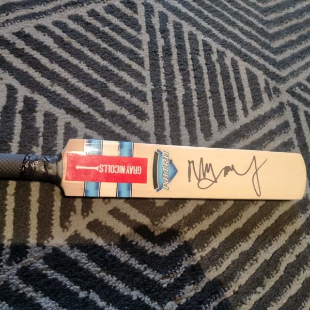 Mohammad Yousuf Signed Cricket Bat Pakistan Signed Cricket Bat Other Sports & Fitness