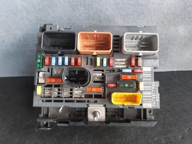 PEUGEOT 3008 FUSE BOX, ENGINE BAY, PETROL, T8, 05/10-10/16, ST2220 ...