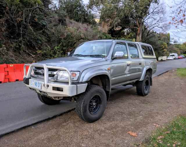 2003 TOYOTA HILUX SR5 (4x4) 4 SP AUTOMATIC DUAL CAB P/UP Cars, Vans