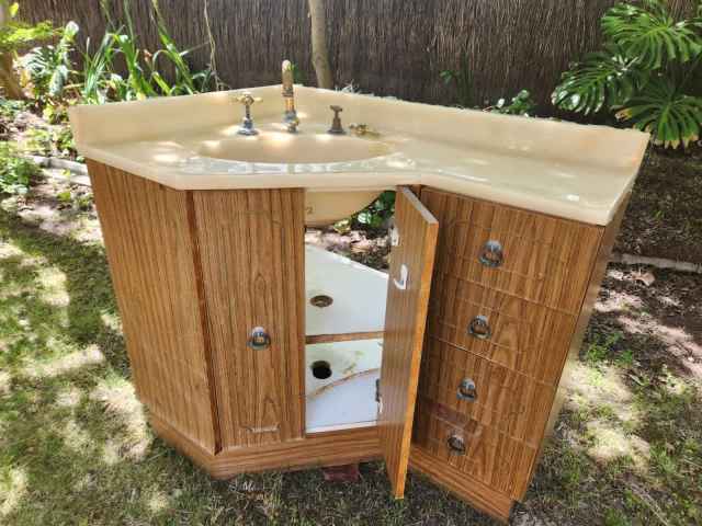 Old bathroom corner vanity unit - Give away - Other Furniture in ...