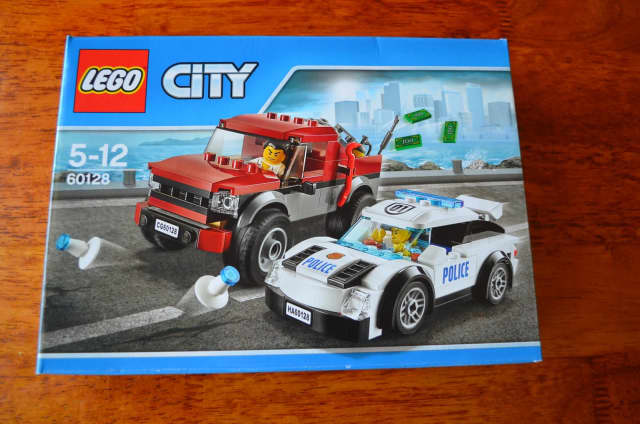 Lego City Police Pursuit 60128 184 Pieces Ages 5 12 NEW RETIRED