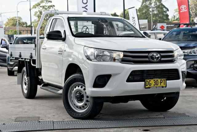 2023 Toyota Hilux GUN126R SR White 6 Speed Manual Cab Chassis | Cars ...