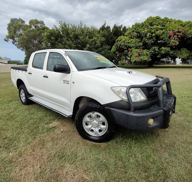 2011 Toyota Hilux SR (4x4) Cars, Vans & Utes Gumtree Australia