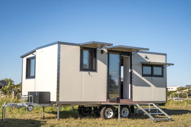 Towable Mobile Building’s – Mobile Home / Cabin / Apartment on Wheels ...