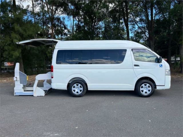 Toyota hiace kdh206