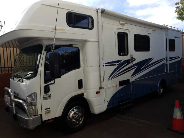 2009 Longreach Winnebago Isuzu White Motor Home | Campervans ...