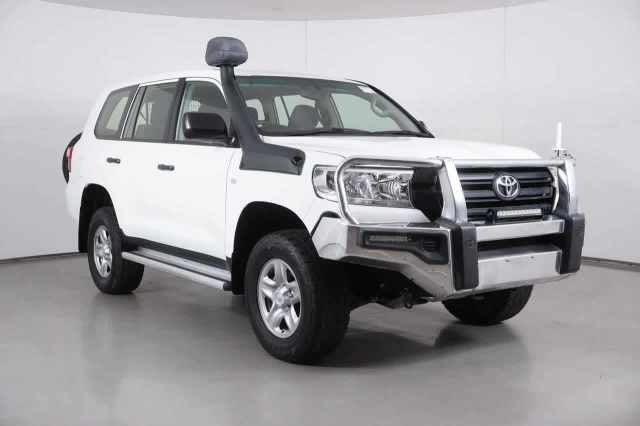 2018 Toyota Landcruiser VDJ200R LC200 GX (4x4) White 6 Speed Automatic ...