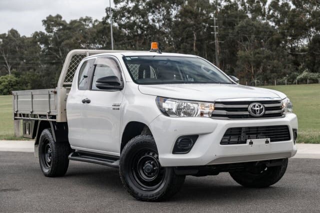 2017 Toyota Hilux GUN136R MY17 SR Hi-Rider Glacier White 6 Speed ...