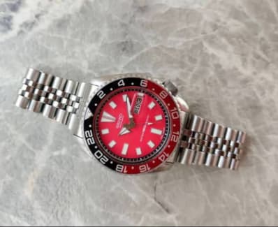 Seiko 5 cheap automatic red dial