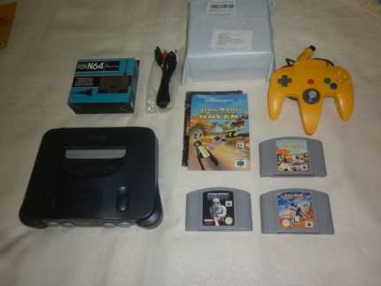 Nintendo 64 Console with 3 games and 2 controllers shops