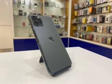 iPhone 11 PRO 64GB Space Grey Green MINT CONDITION unlocked