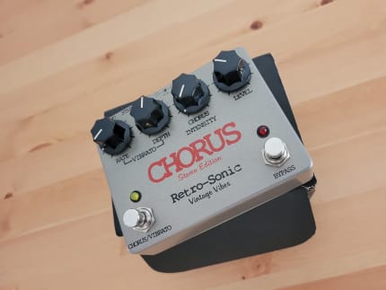 Retro Sonic Chorus Effect Guitar Pedal - Boss CE1 | Instrument