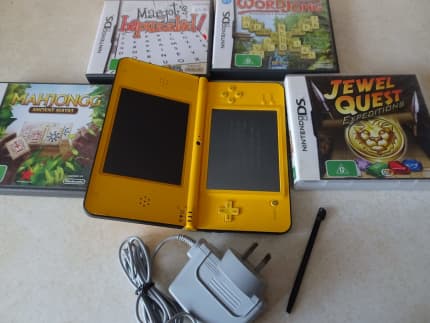 Nintendo DSi White Handheld System - No Charger - VGC