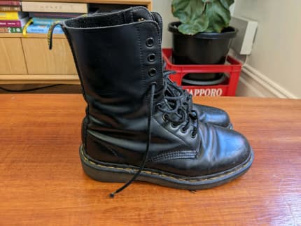 Dr martens clearance made in australia