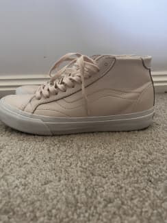 Light pink leather on sale vans