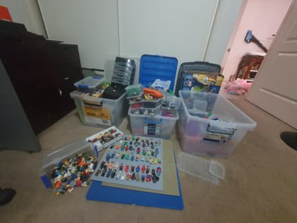 Bulk lot of Lego mini figure Encyclopaedias and magazines SEALED, Toys -  Indoor, Gumtree Australia Pine Rivers Area - Kallangur