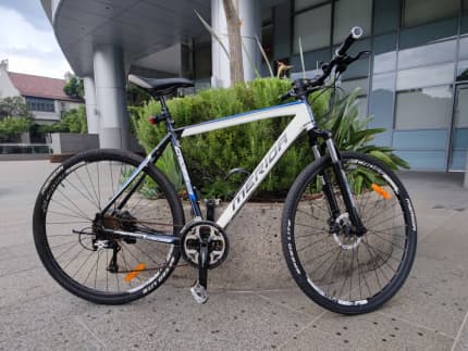 Merida crossway discount 500 hybrid bike