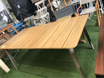 outdoor dining table gumtree