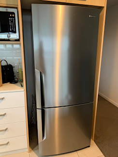 westinghouse 453l fridge freezer