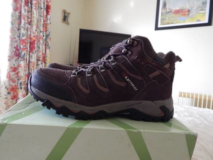 size 10.5 walking boots