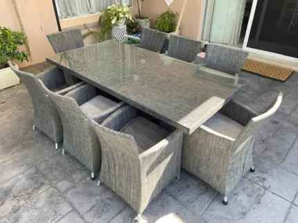 Outdoor dining table gumtree sale