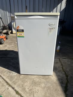 esatto 92l bar freezer