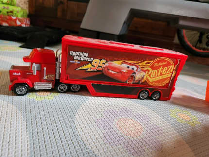 Lightning mcqueen 2025 transport truck