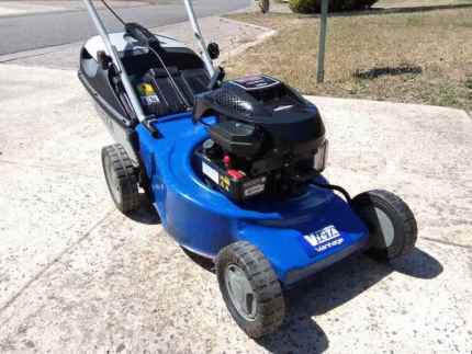 Victa Vantage 4 Stroke Mower briggs and stratton 500 series 158cc Lawn Mowers in Werribee VIC Gumtree Australia