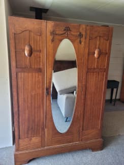 Gumtree deals antique wardrobe