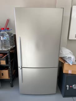 fisher and paykel fridge e522b year of manufacture