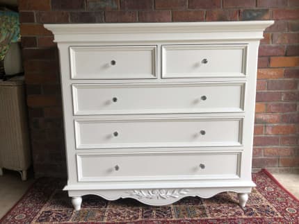 White on sale drawers gumtree