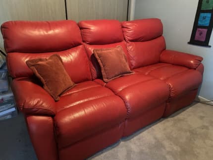 Gumtree 2025 recliner lounge