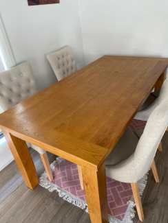 habitat radius 6 seater table