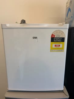 gva 67l bar fridge