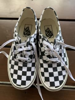 Women's lace up hot sale checkered vans