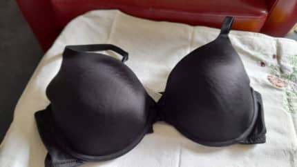 4 Brand New Bras Including 2 x SaraMia, KirstyLace Target