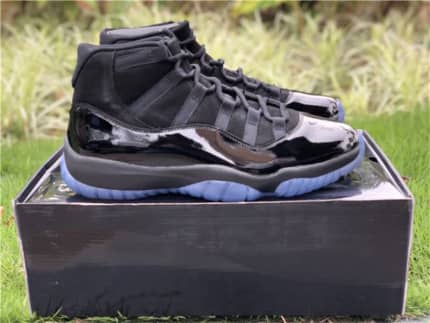 Jordan 11 cap and gown best sale size 9