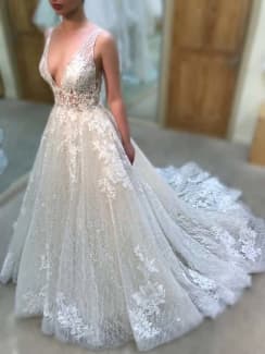 Selling unworn cheap wedding dress