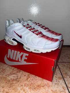 Air max plus white gym outlet red