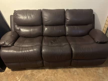 Gumtree 2025 recliner lounge