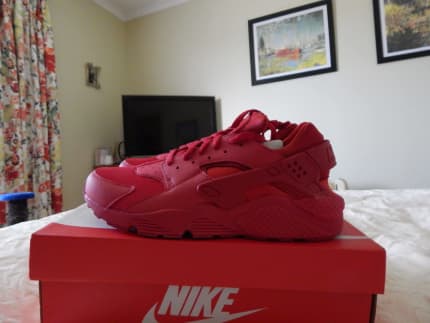 Nike Air Huarache Mens shoes size 12 US New with box red