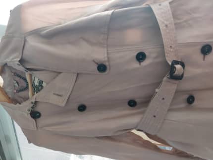 HotS6-8 Genuine Burberry silk trench coat, cost $2000. Size label UK 4 |  Jackets & Coats | Gumtree Australia Brisbane North East - Fortitude Valley  | 1301048332