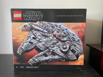 LEGO Star Wars Millennium Falcon Collector Series Set (75192) Toys