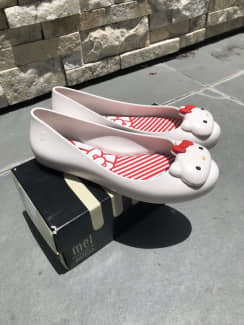 Hello kitty hot sale melissa shoes